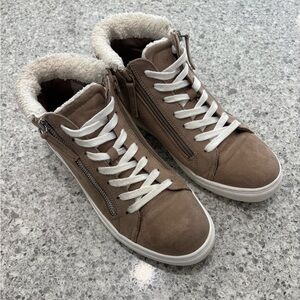 Universal Thread Shoes Womens 10 Sneakers Fashion Casual High Top Zip Faux Fur